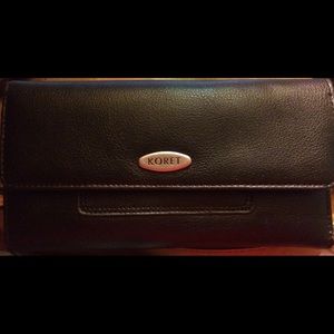 Koret clutch wallet